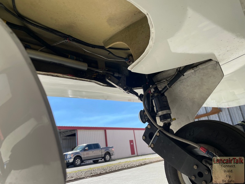 Lancair 320/360 N2PE photo