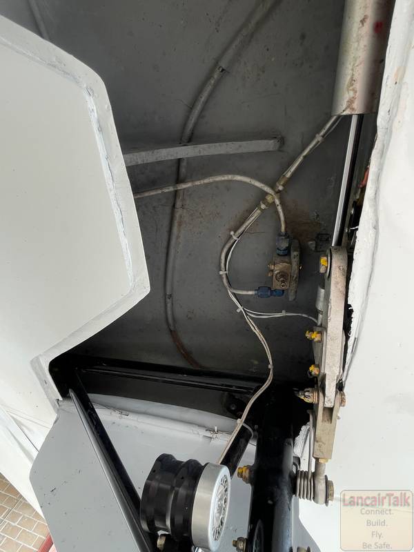 Lancair 320/360 N52LC photo