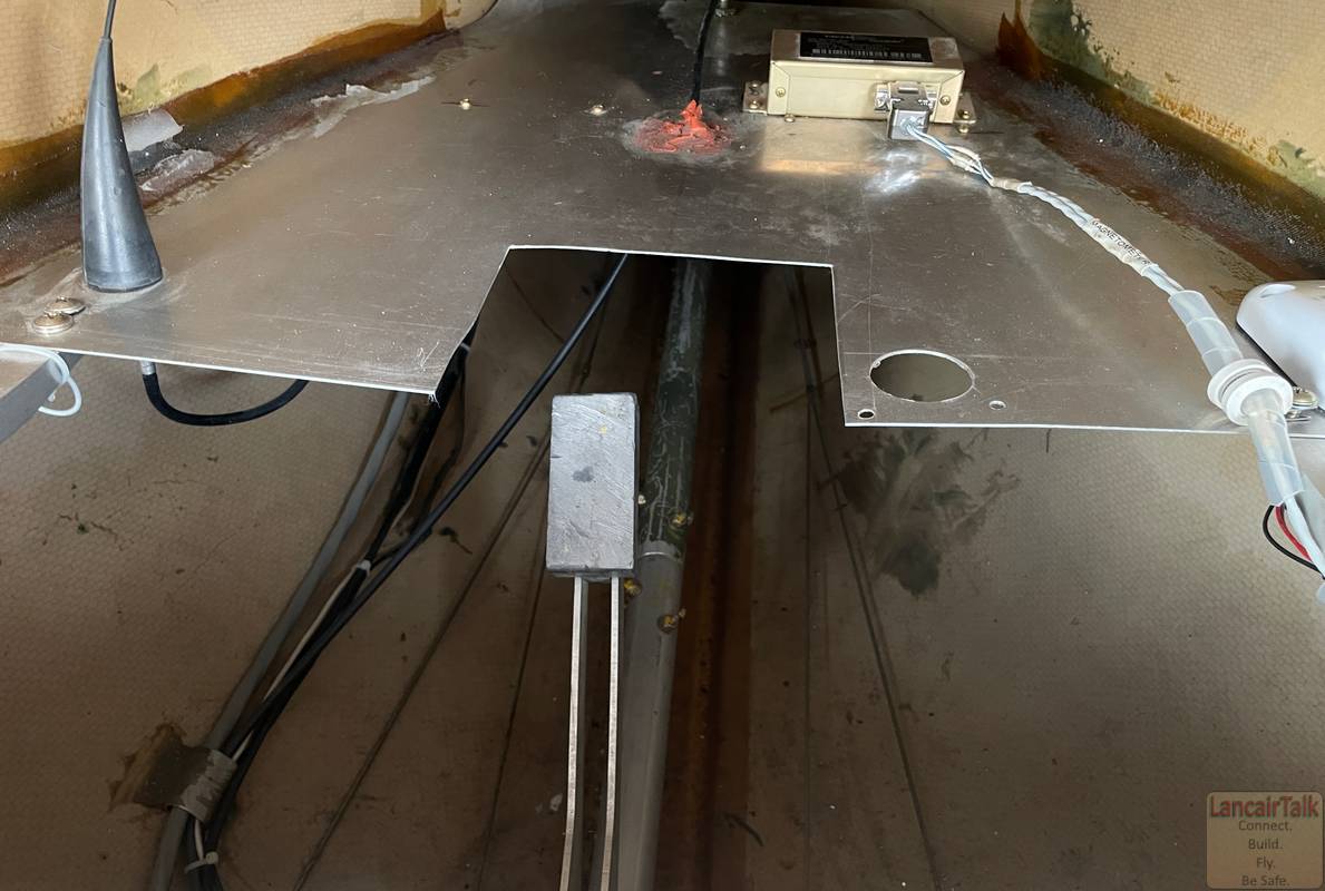 Lancair 320/360 N52LC photo